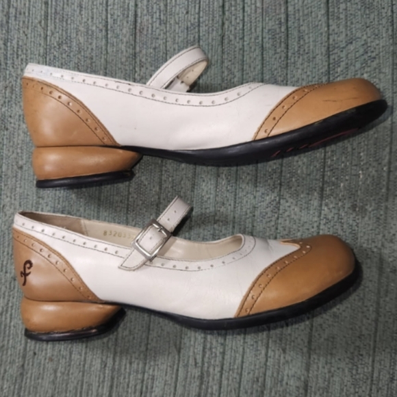 Fluevog Fellowship Kathy Shoes - Picture 4 of 10